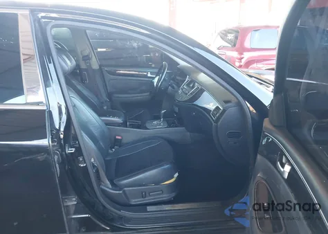 2013 Hyundai Genesis 3.8 z USA, uszkodzony, nr VIN KMHGC4DD3DU232760